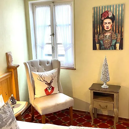 Historisches Gaestehaus Au Faucon Von 1535 بيت ضيافة