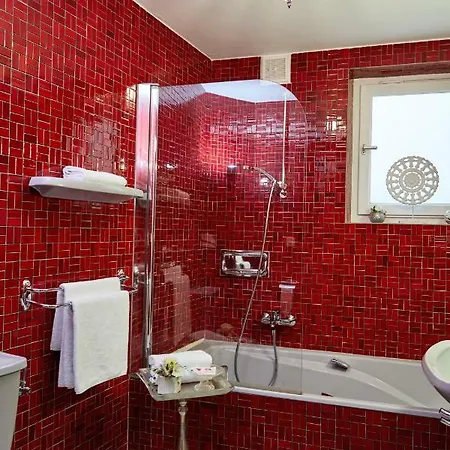 Historisches Au Faucon Von 1535 Wissembourg